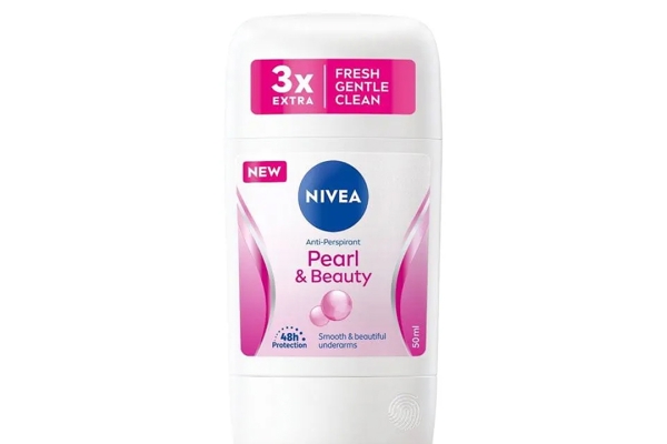 نيفيا بيرل آند بيوتي ستيك